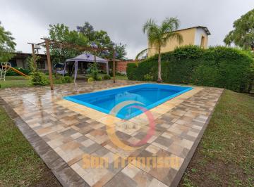 Casa · 230m² · 4 Ambientes · 1 Cochera · Casa en Venta