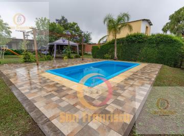 Casa · 230m² · 4 Ambientes · 1 Cochera · Casa en Venta