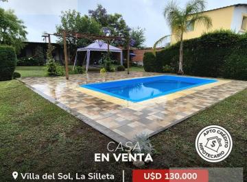 Casa · 230m² · 4 Ambientes · 1 Cochera · Casa en Venta