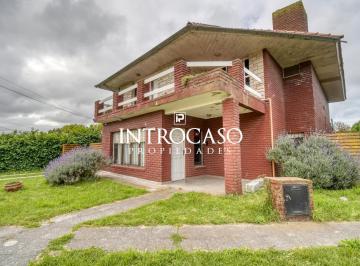 Casa · 292m² · 4 Ambientes · 1 Cochera · Venta Casa 4 Ambientes con Departamento 3 Ambientes