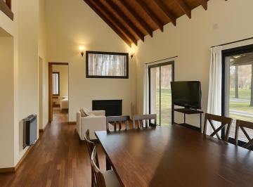 Casa · 75m² · 4 Ambientes · 1 Cochera · Venta Casa de 2 Dorm. en Campo Timbó, Oliveros