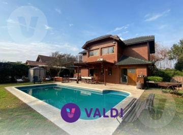 Casa · 193m² · 6 Ambientes · 1 Cochera · Casa en Venta - Barrio La Martona, Cañuelas