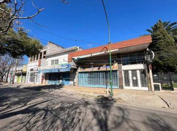 Local comercial de 8 ambientes, Ituzaingó · Local con Vivienda en Venta en Ituzaingo Norte