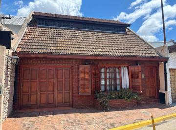 Casa · 150m² · 4 Ambientes · 3 Cocheras · Venta Excelente Chalet 4 Amb a m de Hipolito Yrigoyen