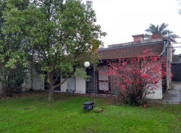 Quinta vacacional · 678m² · 3 Ambientes · 1 Cochera · Quinta C/ Galpon en Venta Edificada en 3 Lotes con Salida a Colegiales en G. de Laferrere
