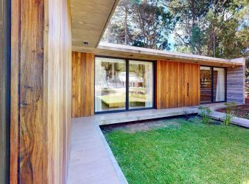 Casa · 170m² · 3 Dormitorios · Vendo Moderna Casa en Pinamar – Zona Álamos – Diseño y Confort