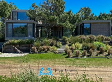 Casa de 5 ambientes, Costa Esmeralda · Venta Casa Diseño Minimalista, Piscina y Vistas Únicas Al Mar Costa Esmeralda