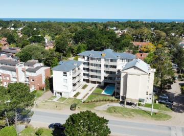 Departamento · 65m² · 1 Dormitorio · 1 Cochera · Alquiler - Departamento con Pileta - Pinamar Temporada 2027