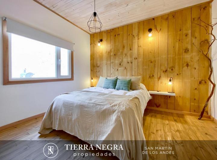 Casa · 130m² · 6 Ambientes · 4 Cocheras