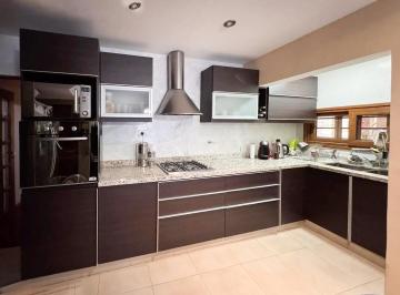 Casa · 180m² · 5 Ambientes · 1 Cochera · 2 Casas (5 y 3 Ambientes) - San Antonio de Padua