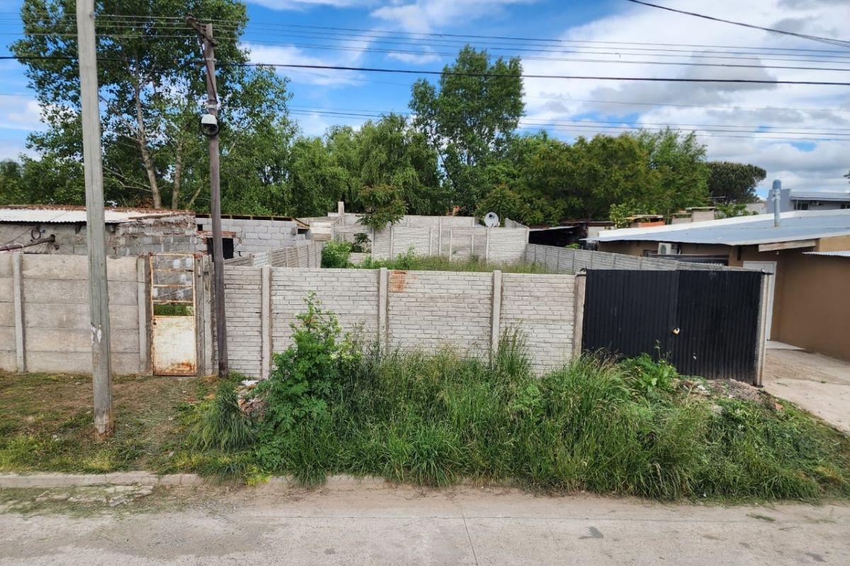 Terreno de 10x24.95 en La Movediza, 249m² cercado