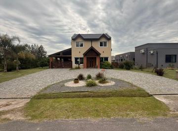Casa de 5 ambientes, Ezeiza · Casa 5 Ambientes en Dos Plantas en Venta - Fincas del Alba