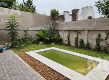 PH · 150m² · 4 Ambientes · 1 Cochera · Gral J J de Urquiza Al 700. Gran Casa en Planta Baja