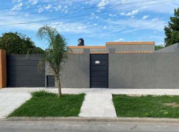 Casa en Venta de 3 ambientes Villa Tesei · Villa Teseicasa en Lote 350 M²,3 Amb a Estrenar, apto Credito!