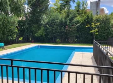 Casa · 300m² · 6 Ambientes · 3 Cocheras · Casa en Venta en Barrio Cerrado Maschwitz Privado