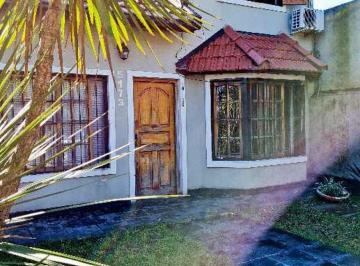 Casa de 5 ambientes, Hurlingham · Casa con 575 m² y 4 Dorm. en Venta en Villa Tesei