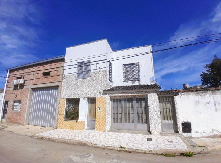 Casa · 126m² · 4 Ambientes · 1 Cochera