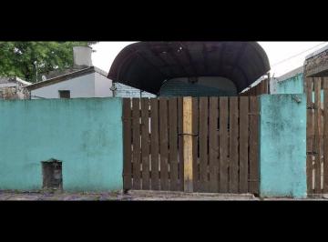 Casa de 3 ambientes, Ituzaingó · Casa Americana a Reciclar de 3 Amb. con Depto de 2 Amb. en Zona Muy Linda de Ituzaingo!