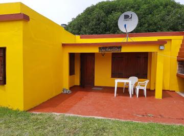 Casa de 4 ambientes, Santa Clara del Mar · Casa en Santa Clara del Mar a 1 Cuadra de La Playa y a 1 D La Peatonal
