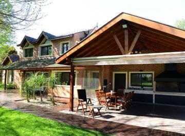 Casa · 400m² · 6 Ambientes · 2 Cocheras · Casa en Alquiler Amoblada, en Highland Park Cc.