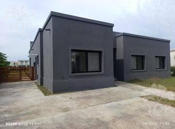 Casa · 160m² · 5 Ambientes · El Canton - Islas Espejo de Agua