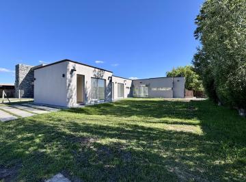 Casa · 185m² · 4 Ambientes · 2 Cocheras · Venta Casa San Sebastian Area 11 - 4 Ambientes
