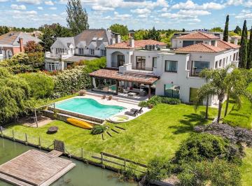 Casa · 740m² · Casa en Venta en La Isla de Nordelta
