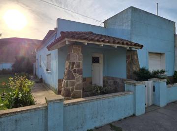 Casa · 130m² · 2 Dormitorios · Se Vende Casa de 3 Ambientes en Lote Propio de 15x20