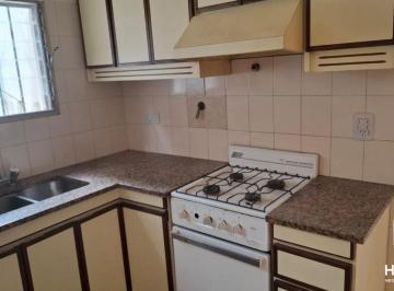 PH de 3 ambientes, Quilmes · Alquiler PH 3 Amb con Patio