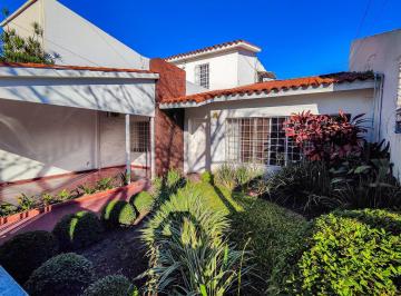 Casa · 184m² · 6 Ambientes · 1 Cochera · Casa 3 Dorm. en Av del Rosario 437