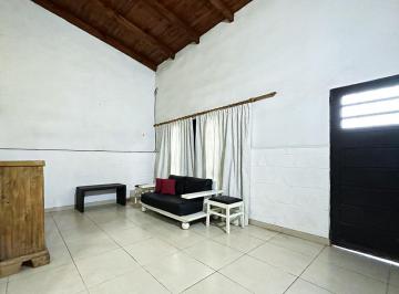 Casa · 98m² · 4 Ambientes · Venta - Casa 2 Dorm. en Villa Gobernador Galvez