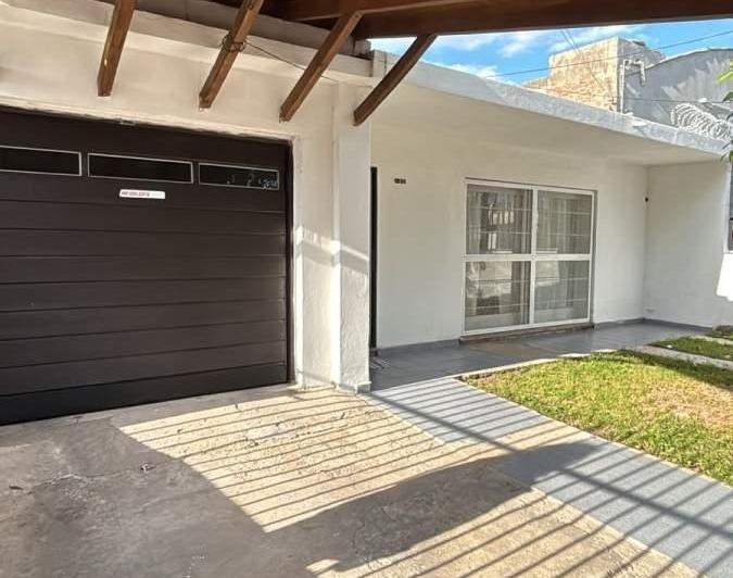 Casa · 144m² · 8 Ambientes