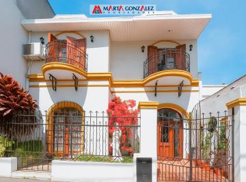 Casa · 200m² · 5 Ambientes · Casa 5 Ambientes Venta Ramos Mejia