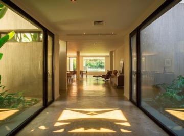 Casa · 360m² · 7 Ambientes · 3 Cocheras · Residencia Exclusiva en Venta con 4 Dorm. Barrio Parque - Palermo Chico