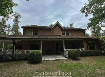 Casa · 168m² · 4 Ambientes · 2 Cocheras · Casa en Venta Lote Central La Tradición