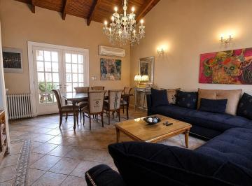 Casa · 181m² · 5 Ambientes · 2 Cocheras · Casa en Parque Chacabuco Apta Crédito!