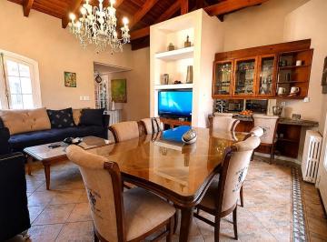 Casa · 181m² · 5 Ambientes · 2 Cocheras · Casa en Parque Chacabuco Apta Crédito!