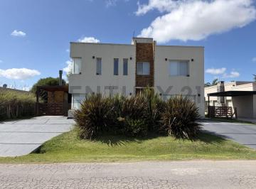 Casa · 148m² · 5 Ambientes · 2 Cocheras · Casa a La Venta en Club de Campo Santa Rita Canning - San Vicente