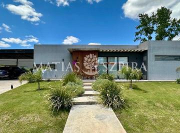 Casa · 167m² · 4 Ambientes · Propiedad en Fincas de Alvarez, Francisco Alvarez