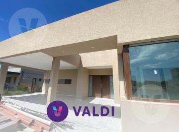 Casa · 200m² · 4 Ambientes · Casa en Venta, Canning - Barrio Fincas del Alba