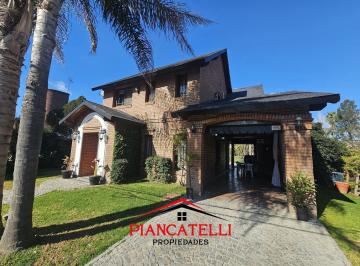 Casa · 170m² · 5 Ambientes · 1 Cochera · Casa en Venta en Banco Provincia con 4 Ambientes