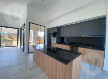 Casa · 200m² · 4 Ambientes · Casa en Venta, Canning - Barrio Fincas del Alba