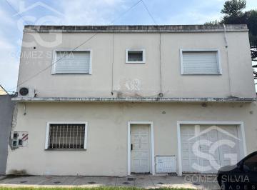 Casa · 170m² · 4 Ambientes · 1 Cochera · Casa en Venta 4 Ambientes en Parque San Martin Merlo C/cochera