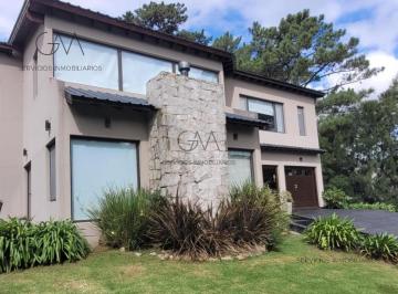Casa · 242m² · 5 Ambientes · 2 Cocheras · Casa en Venta en Sierra de Los Padres