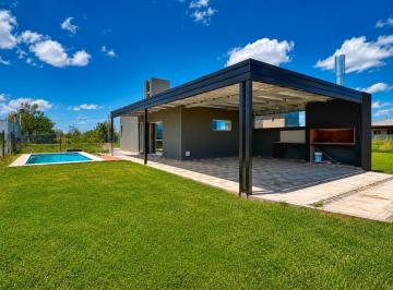 Casa · 55m² · 2 Ambientes · 2 Cocheras · Venta - Casa 1 Dormitorio Roldán