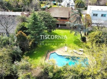 Casa · 450m² · 10 Ambientes · 7 Cocheras · Espectacular Casa en Venta en La Horqueta, San Isidro