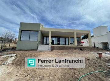Casa · 130m² · 9 Ambientes · Casa en Venta en Villa Parque Siquiman
