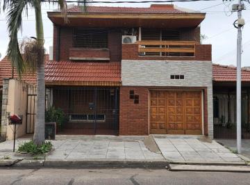 Casa de 4 ambientes, Lanús · Casa de 4 Ambientes en Venta en Lanús con Cochera