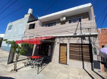 Casa · 120m² · 4 Ambientes · 2 Cocheras · Venta Casa Multifamiliar