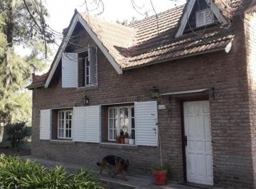 Casa · 350m² · 5 Ambientes · 3 Cocheras · Casa Quinta en Venta - 4 Dorm. 3 Baños - Coronel Brandsen